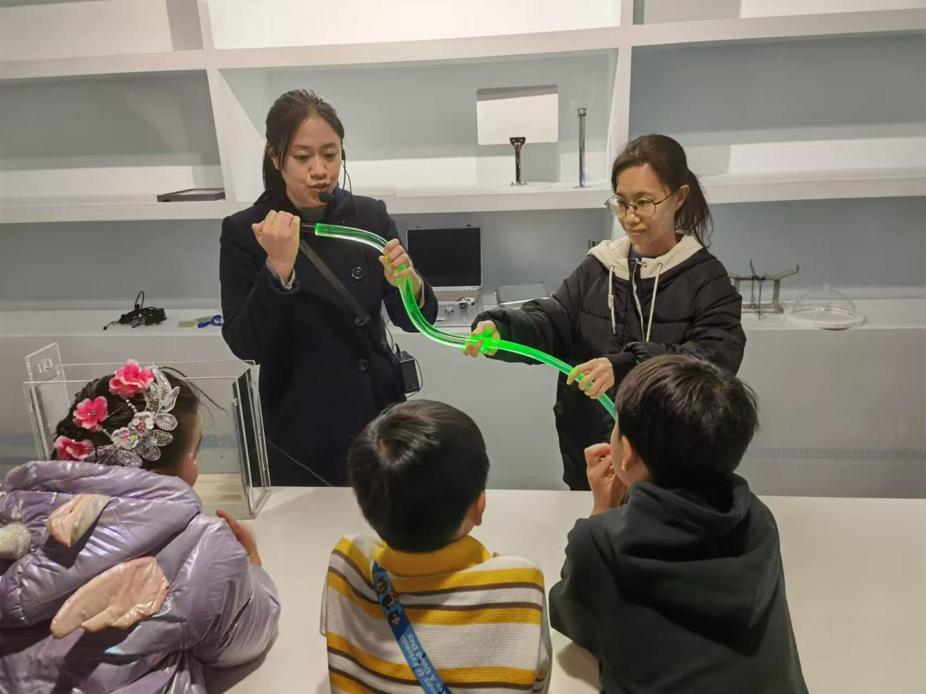 趣味科学挑战-寻找光的全反射